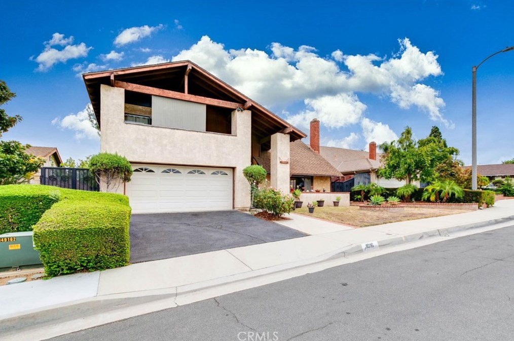 1016 Twin Canyon Ln, Pomona, CA 91765