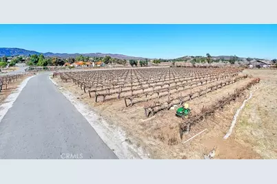 38680 Avenida De Felicidad, Murrieta, CA 92562 - Photo 12