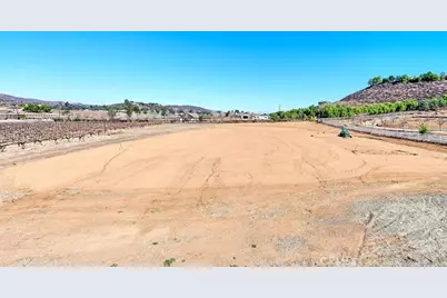 38680 Avenida De Felicidad, Murrieta, CA 92562 - Photo 2