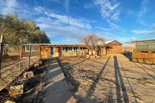 4595 Barbara Ln, 29 Palms MCB, CA 92277 - Photo 6