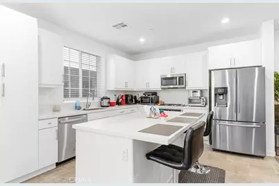 16584 Poppy Seed Lane, Fontana, CA 92336 - Photo 6