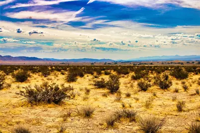 777 Valley Wells Road, Hinkley, CA 92347 - Photo 4