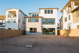 221 Stage, Irvine, CA 92618 - Photo 2