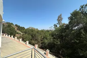 5077 Schumacher Rd, Calabasas, CA 91302 - Photo 2