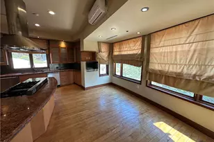 5077 Schumacher Rd, Calabasas, CA 91302 - Photo 12