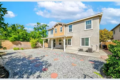 15841 Snowy Peak Lane, Fontana, CA 92336 - Photo 52