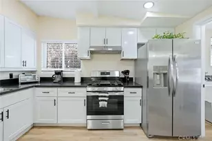 6250 Coldwater Canyon Ave, North Hollywood, CA 91606 - Photo 18