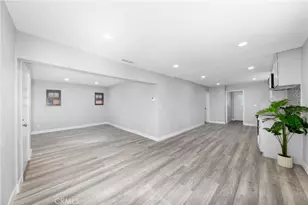 719 W Century, Los Angeles, CA 90044 - Photo 8