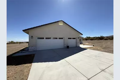 9591 Burbank Road, Phelan, CA 92371 - Photo 2