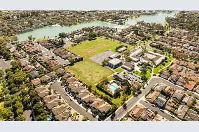 12 Oakdale, Irvine, CA 92604 - Photo 2