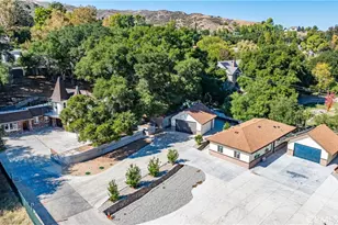 26251 Ravenhill Rd, Canyon Country, CA 91387 - Photo 2