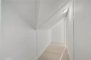 2410 8th Ave, Los Angeles, CA 90018 - Photo 32