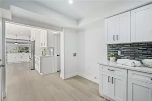 2410 8th Ave, Los Angeles, CA 90018 - Photo 18