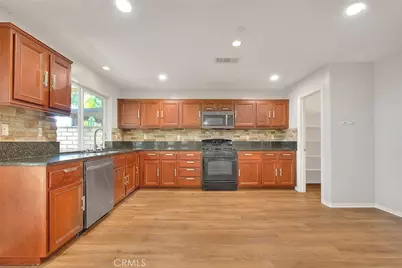 8043 Jamestown, Fontana, CA 92336 - Photo 10