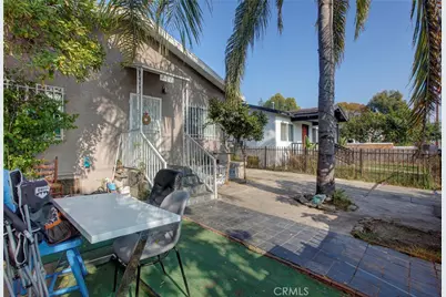 331 W 92nd Street, Los Angeles, CA 90003 - Photo 2