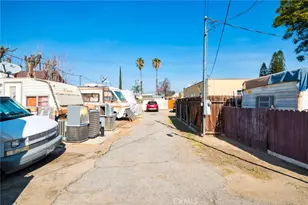 584 E H St, Colton, CA 92324 - Photo 18