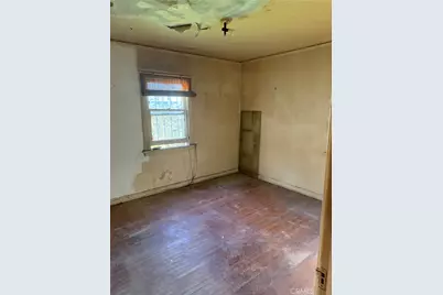 7611 S Hobart, Los Angeles, CA 90047 - Photo 20