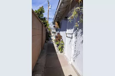 1113 San Bernardino Avenue, Pomona, CA 91767 - Photo 20