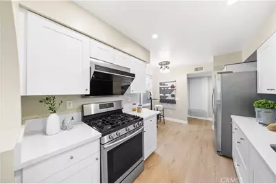 136 Pineview, Irvine, CA 92620 - Photo 6