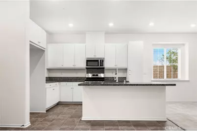 15901 Stresa Lane #6, Fontana, CA 92336 - Photo 4