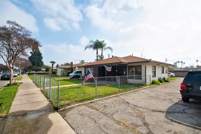 886 E Kingsley Avenue, Pomona, CA 91767 - Photo 18