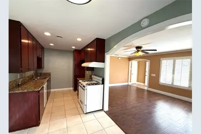 1315 Via Santiago #A, Corona, CA 92882 - Photo 6