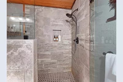 108 E Rainbow Boulevard, Big Bear City, CA 92314 - Photo 18