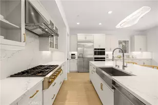 242 Sutters, Irvine, CA 92602 - Photo 6