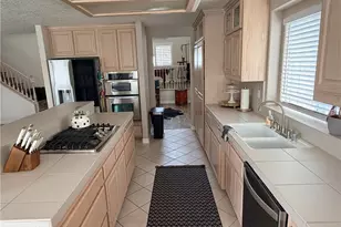 18285 Harbor Dr, Victorville, CA 92395 - Photo 4