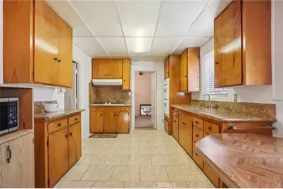1961 W 84th, Los Angeles, CA 90047 - Photo 8