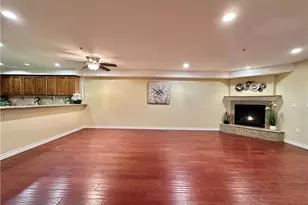 4733 Elmwood Ave, Los Angeles, CA 90004 - Photo 14