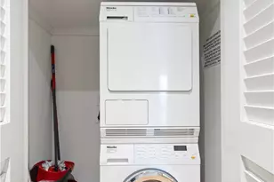 877 Francisco Street, Los Angeles, CA 90017 - Photo 22