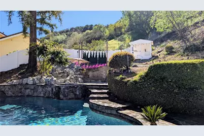 20224 Chapter, Woodland Hills, CA 91364 - Photo 2