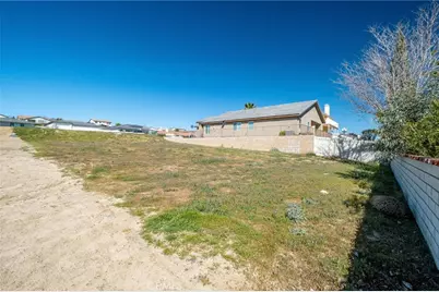 13145 Autumn Leaves Ave, Victorville, CA 92395 - Photo 14