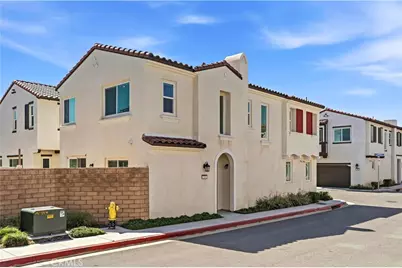 335 Carson Ct, Rialto, CA 92376 - Photo 2