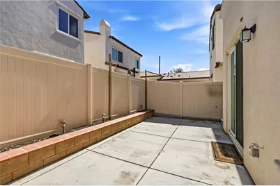 335 Carson Ct, Rialto, CA 92376 - Photo 22