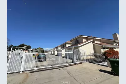 21041 Gault #C, Canoga Park, CA 91303 - Photo 2