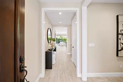 210 Canvas, Irvine, CA 92620 - Photo 4