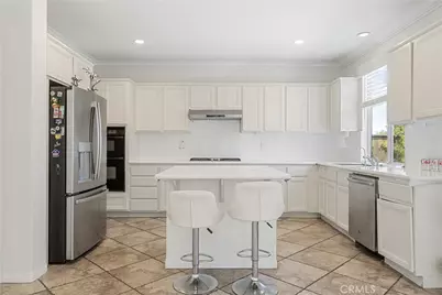 25418 Singleleaf Street, Corona, CA 92883 - Photo 10