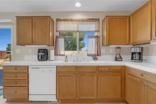 14172 Paddock Rd, Victorville, CA 92394 - Photo 8