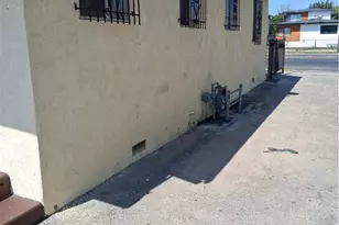 626 W Century, Los Angeles, CA 90044 - Photo 26