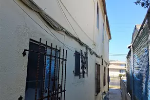 626 W Century, Los Angeles, CA 90044 - Photo 24