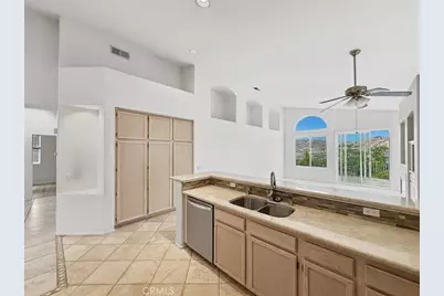 22810 Mountain Ash Circle, Corona, CA 92883 - Photo 6