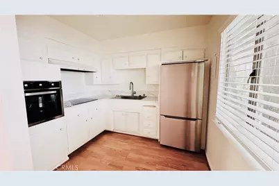 239 S Barrington Avenue #F8, Los Angeles, CA 90049 - Photo 4