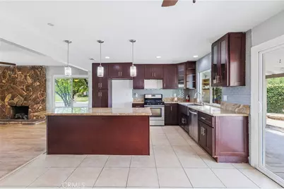 10389 Brookway Place, Riverside, CA 92505 - Photo 18