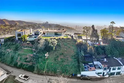 8220 Mannix Drive, Los Angeles, CA 90046 - Photo 2