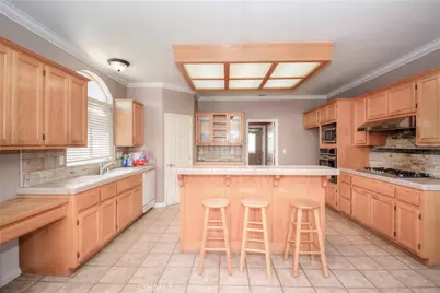 11020 Lantry, Oak Hills, CA 92344 - Photo 26