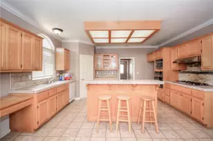 11020 Lantry, Oak Hills, CA 92344 - Photo 26