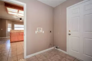 11020 Lantry, Oak Hills, CA 92344 - Photo 26