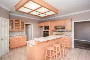 11020 Lantry, Oak Hills, CA 92344 - Photo 32